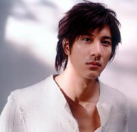 �����E���[�z��