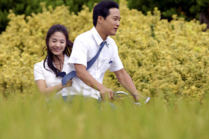 �l�́A���E�̒��S�́A�N���B