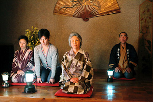  �����E��